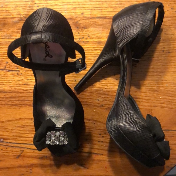 Qupid Black Open Toe Heels with Bow and Gem Detail - Picture 2 of 5